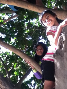 On our biking break in the park, Mariela and Karina flocked to the pacay tree to scavenge fruits.